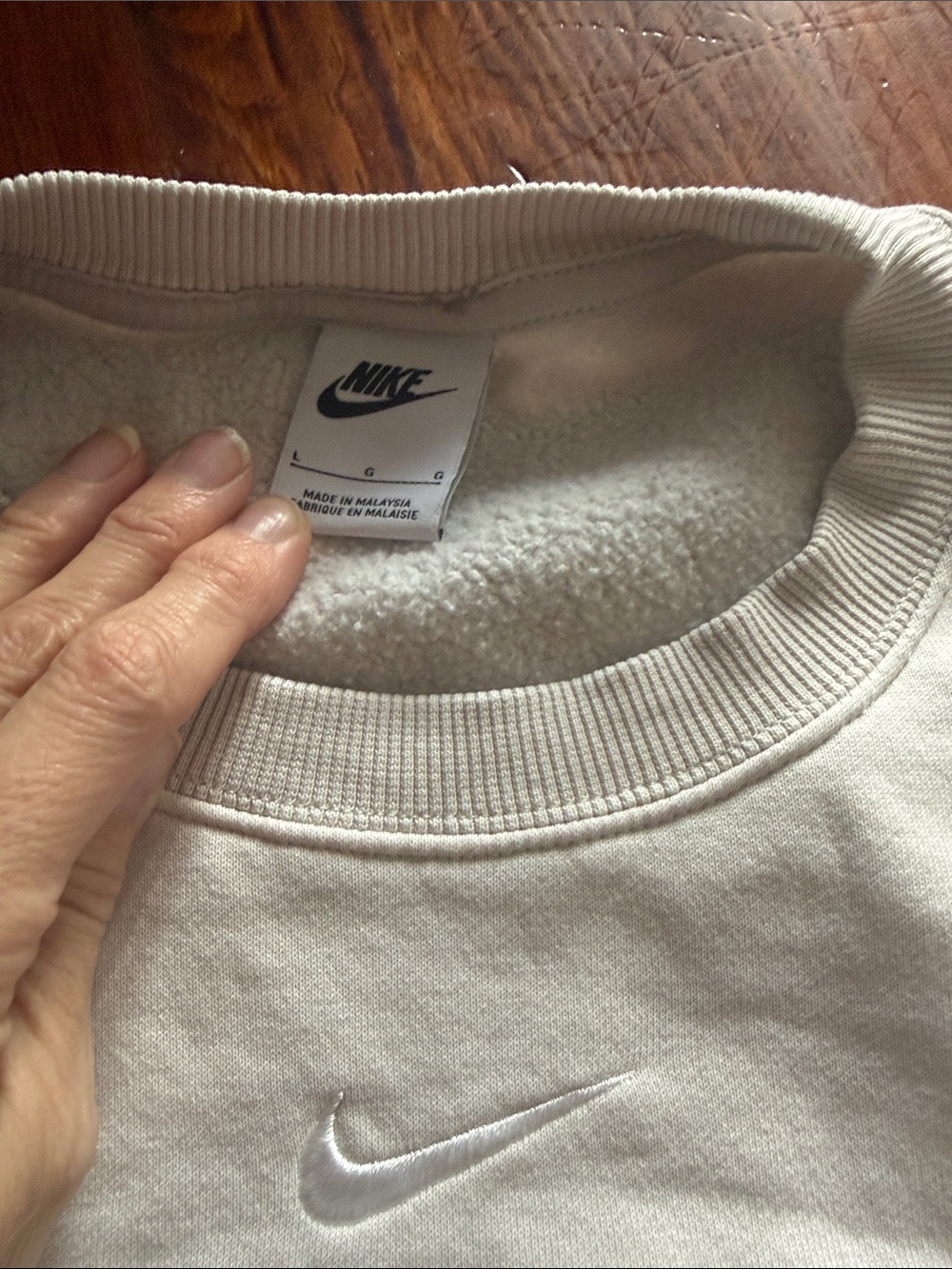 Nike Men’s Light Cream Crewneck Sweatshirt with Embroidered Swoosh